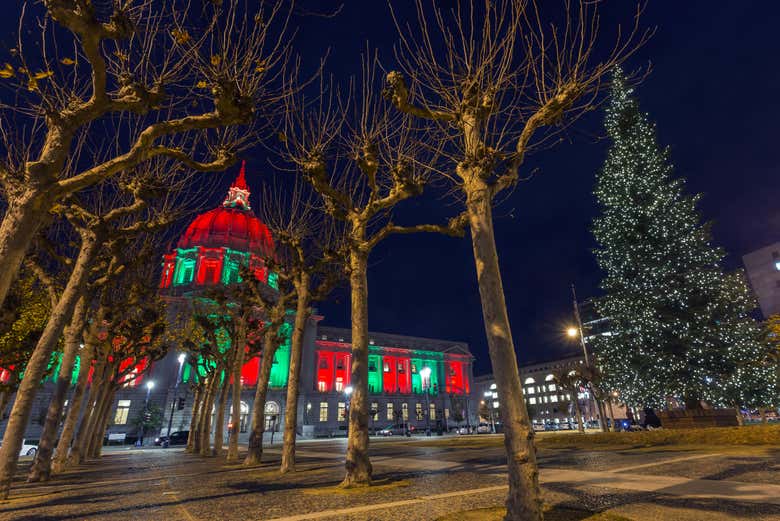 La mairie de San Francisco décorée à Noël