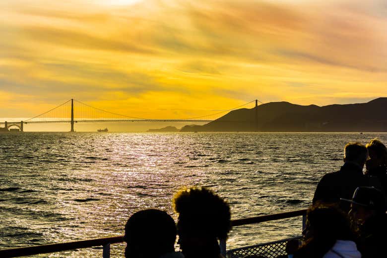 Naviguez au coucher du soleil dans la baie de San Francisco