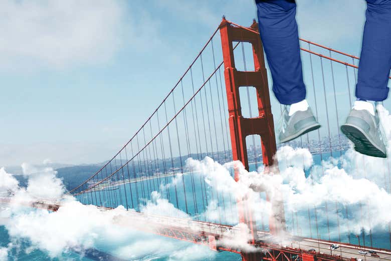 Vol au-dessus du Golden Gate Bridge